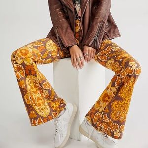 Free people penny printed flare pull on pants 70s retro style Toffee combo